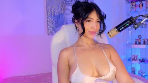 Olivia Mcneill  online show from 03/24/26, 12:54