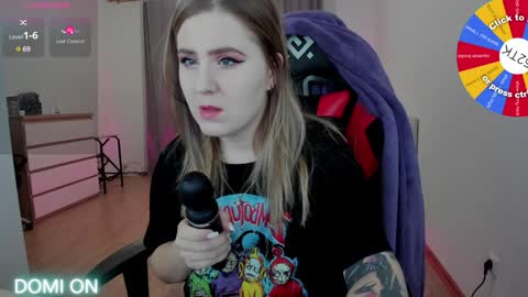 Snapshot of oliviamunk chatting on 12/03/24, 03:30 . online show from 12/03/24, 03:30