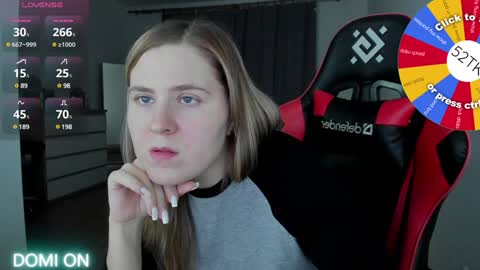 Snapshot of oliviamunk chatting on 12/17/24, 06:02 . online show from 12/17/24, 06:02