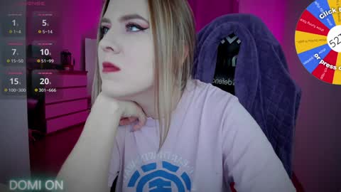 Snapshot of oliviamunk chatting on 12/21/24, 06:52 . online show from 12/21/24, 06:52