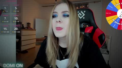 Snapshot of oliviamunk chatting on 12/22/24, 04:17 . online show from 12/22/24, 04:17