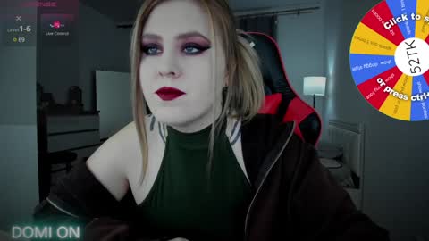 Snapshot of oliviamunk chatting on 12/28/24, 03:58 . online show from 12/28/24, 03:58
