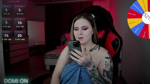 Snapshot of oliviamunk chatting on 12/30/24, 06:42 . online show from 12/30/24, 06:42