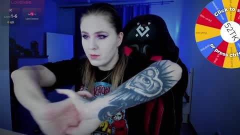 Snapshot of oliviamunk chatting on 01/03/25, 03:27 . online show from 01/03/25, 03:27