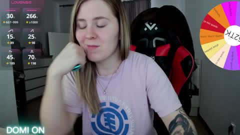 Snapshot of oliviamunk chatting on 01/16/25, 10:32 . online show from 01/16/25, 10:32