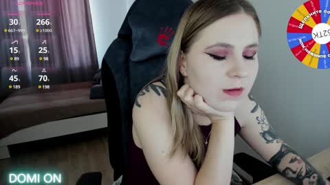 Snapshot of oliviamunk chatting on 02/08/25, 07:48 . online show from 02/08/25, 07:48