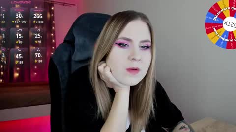 Snapshot of oliviamunk chatting on 02/09/25, 04:57 . online show from 02/09/25, 04:57