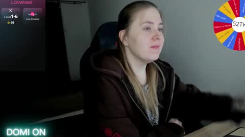 Snapshot of oliviamunk chatting on 02/28/25, 03:59 . online show from 02/28/25, 03:59