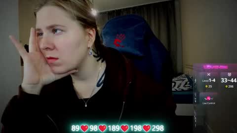 Snapshot of oliviamunk chatting on 09/16/25, 04:13 . online show from 09/16/25, 04:13