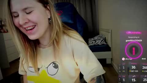 Snapshot of oliviamunk chatting on 09/25/25, 07:56 . online show from 09/25/25, 07:56