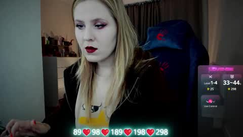 Snapshot of oliviamunk chatting on 09/28/25, 05:02 . online show from 09/28/25, 05:02