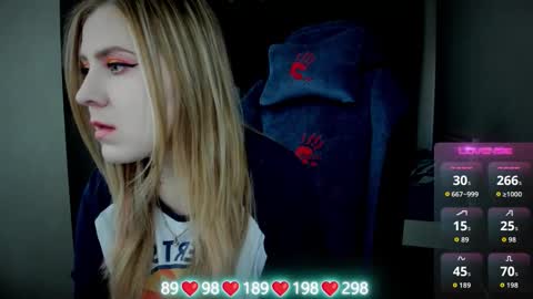 Snapshot of oliviamunk chatting on 09/30/25, 05:01 . online show from 09/30/25, 05:01