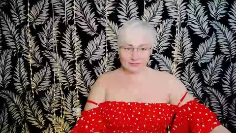 Kelly online show from 04/24/26, 10:18