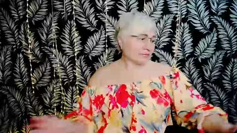 Snapshot of oliviaoskar_ chatting on 04/26/26, 10:24 Kelly online show from 04/26/26, 10:24