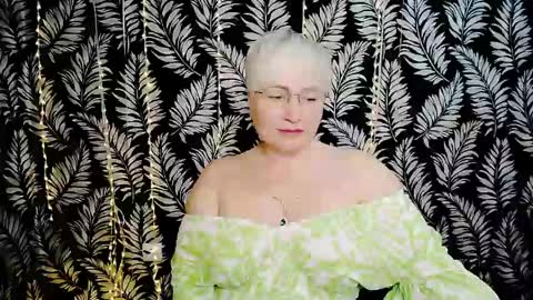Snapshot of oliviaoskar_ chatting on 05/01/26, 10:42 Kelly online show from 05/01/26, 10:42
