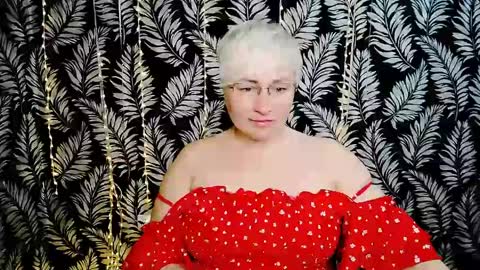 Snapshot of oliviaoskar_ chatting on 05/12/26, 10:34 Kelly online show from 05/12/26, 10:34
