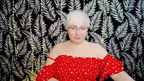 Snapshot of oliviaoskar_ chatting on 05/14/26, 10:22 Kelly online show from 05/14/26, 10:22