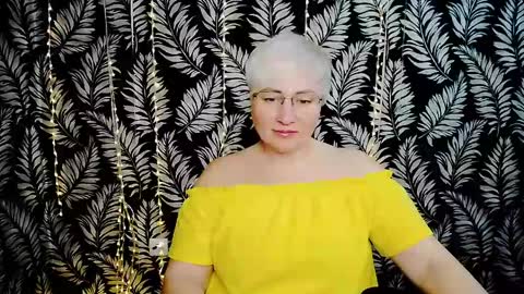 Snapshot of oliviaoskar_ chatting on 05/16/26, 10:23 Kelly online show from 05/16/26, 10:23