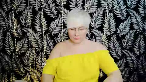 Snapshot of oliviaoskar_ chatting on 05/25/26, 10:32 Kelly online show from 05/25/26, 10:32
