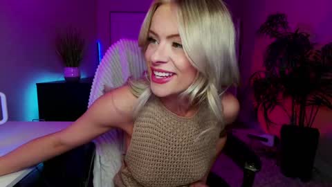 Olivia Owens online show from 01/15/25, 09:13