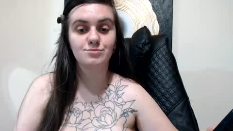 Snapshot of oliviasager chatting on 07/11/26, 07:16 Mistress Olivia online show from 07/11/26, 07:16