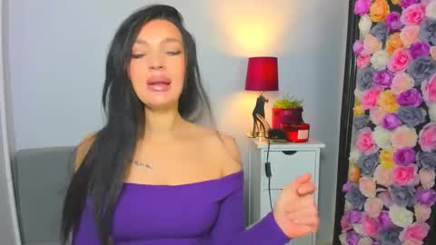 Snapshot of oliviawomen chatting on 11/15/25, 06:44 OliviaWomen online show from 11/15/25, 06:44