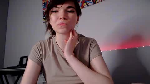 Snapshot of olivka_flower chatting on 12/17/24, 12:12 Angelina Lina online show from 12/17/24, 12:12