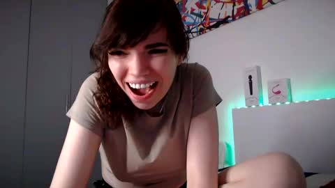 Snapshot of olivka_flower chatting on 12/18/24, 12:21 Angelina Lina online show from 12/18/24, 12:21