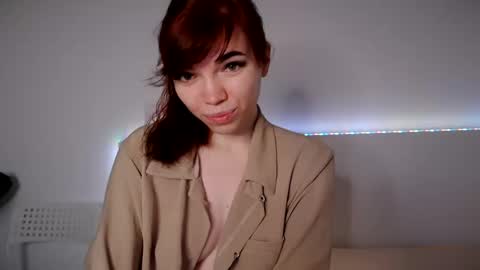 Snapshot of olivka_flower chatting on 12/20/24, 06:24 Angelina Lina online show from 12/20/24, 06:24