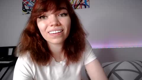 Snapshot of olivka_flower chatting on 12/21/24, 12:31 Angelina Lina online show from 12/21/24, 12:31