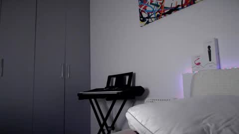 Snapshot of olivka_flower chatting on 01/11/25, 09:15 Angelina Lina online show from 01/11/25, 09:15