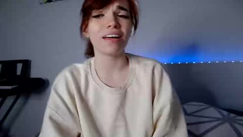 Snapshot of olivka_flower chatting on 01/17/25, 09:39 Angelina Lina online show from 01/17/25, 09:39