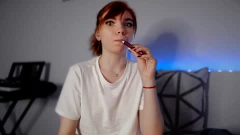Snapshot of olivka_flower chatting on 01/27/25, 01:26 Angelina Lina online show from 01/27/25, 01:26