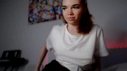 Snapshot of olivka_flower chatting on 01/31/25, 10:31 Angelina Lina online show from 01/31/25, 10:31