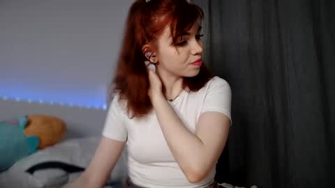 Snapshot of olivka_flower chatting on 02/15/25, 10:31 Angelina Lina online show from 02/15/25, 10:31