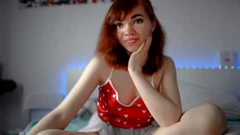 Snapshot of olivka_flower chatting on 02/19/25, 10:09 Angelina Lina online show from 02/19/25, 10:09