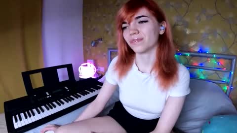 Angelina Lina online show from 12/18/25, 08:15