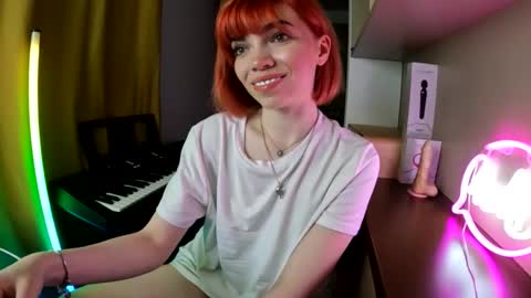Snapshot of olivka_flower chatting on 04/29/26, 08:37 Angelina Lina online show from 04/29/26, 08:37