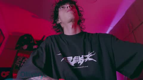     online show from 11/12/25, 02:45