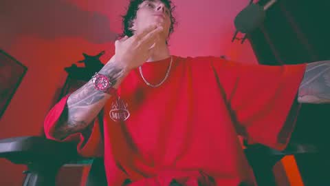 Snapshot of olliver___y chatting on 07/06/26, 02:52 online show from 07/06/26, 02:52