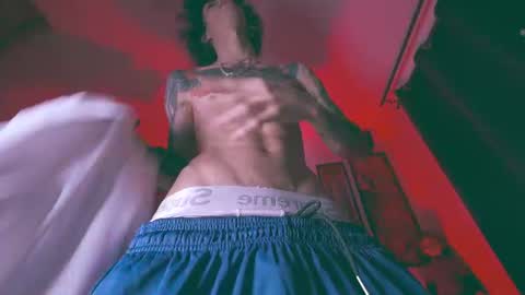 Snapshot of olliver___y chatting on 08/01/26, 03:17 online show from 08/01/26, 03:17