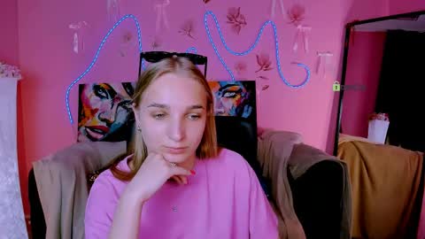 Snapshot of ollivia_dream chatting on 05/25/26, 05:46 Ollivia online show from 05/25/26, 05:46