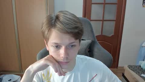 Oliver and Mira online show from 12/17/25, 09:43