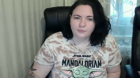 Snapshot of olyaandnetty chatting on 10/14/25, 02:40 OlyaAndNetty online show from 10/14/25, 02:40