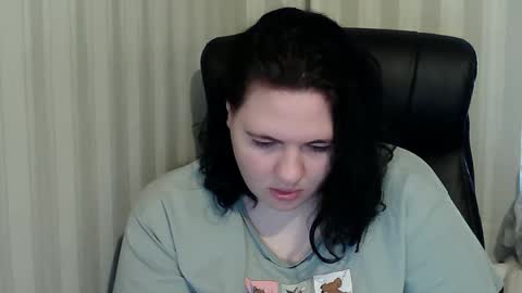 Snapshot of olyaandnetty chatting on 10/20/25, 08:04 OlyaAndNetty online show from 10/20/25, 08:04