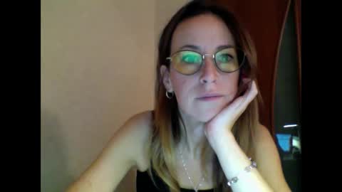 olyra11 online show from 03/05/26, 05:42