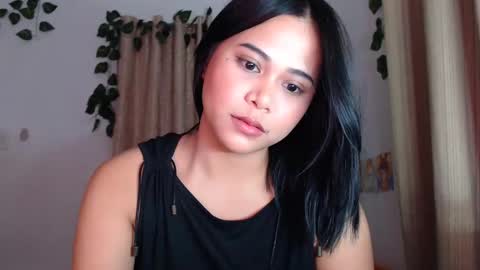 Snapshot of omariaennaid chatting on 01/15/25, 08:16 Angel online show from 01/15/25, 08:16