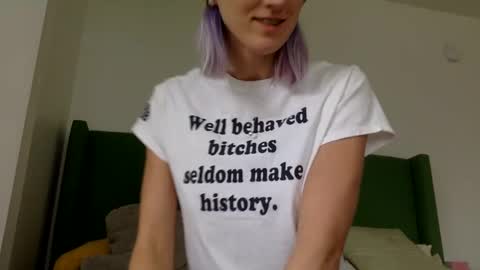 omilk online show from 12/22/24, 08:58