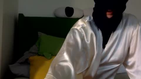 omilk online show from 12/27/24, 08:50