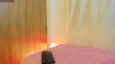 Snapshot of on_tefa chatting on 06/02/26, 05:53 Violette online show from 06/02/26, 05:53
